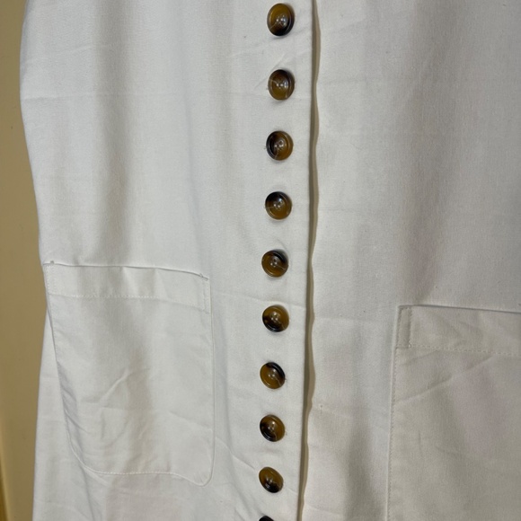White Elegant Classic Button-Down Top - Picture 3 of 9